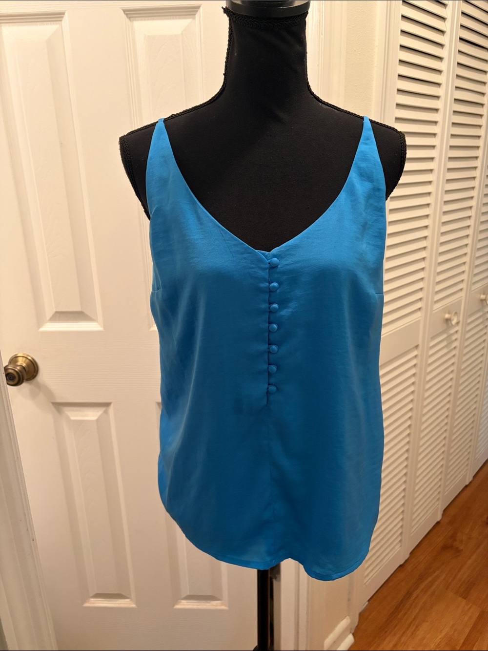 Banana Republic Blue V-Neck Button-Front Satin Women's Tank Top Camisole